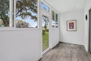 900 SW 125th Way, Pembroke Pines, FL 33027 - Photo 17