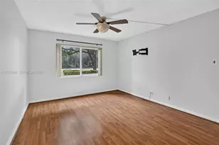 900 SW 125th Way, Pembroke Pines, FL 33027 - Photo 21