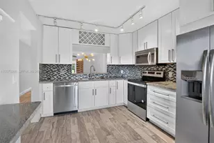 900 SW 125th Way, Pembroke Pines, FL 33027 - Photo 3