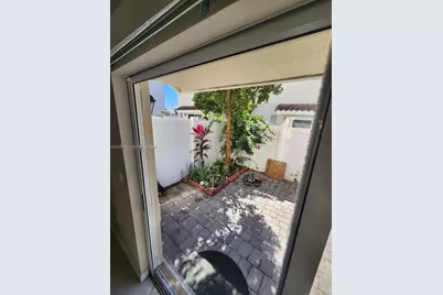 2810 NW 181st St, Miami Gardens, FL 33056 - Photo 13