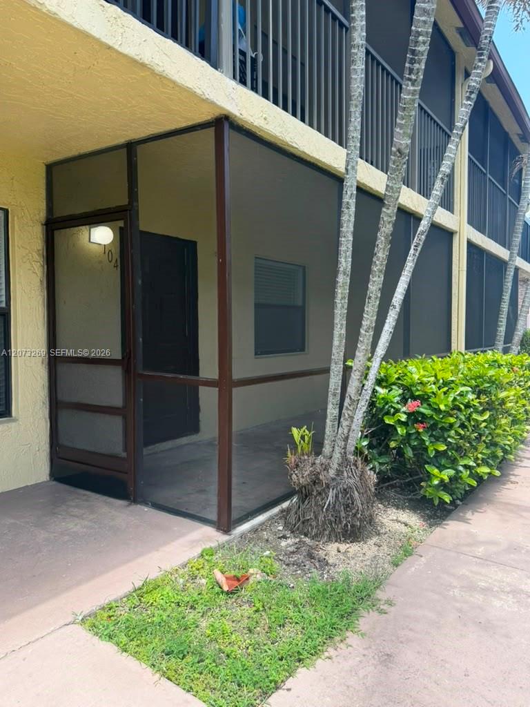 10020 Winding Lake Rd #104 - 10020 Winding Lake Rd #104, Sunrise, FL 33351 Luxury Property | Jose Angel Pina