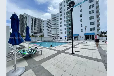 5001 Collins Av #15D, Miami Beach, FL 33140 - Photo 33
