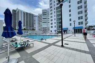 5001 Collins Ave, Miami Beach, FL 33140 - Photo 33