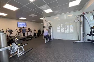 5001 Collins Ave, Miami Beach, FL 33140 - Photo 35