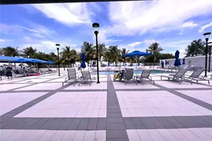 5001 Collins Ave, Miami Beach, FL 33140 - Photo 29