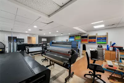 6772 W Flagler St, Miami, FL 33144 - Photo 23