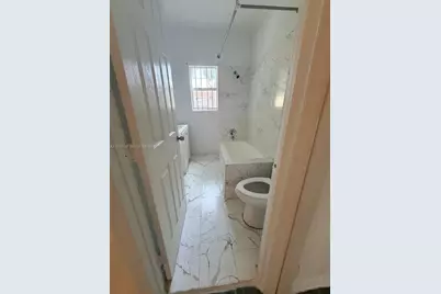 786 NW 75th St #F, Miami, FL 33150 - Photo 5