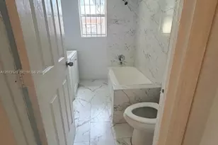 786 NW 75th St, Miami, FL 33150 - Photo 5