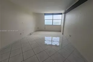 11930 N Bayshore Dr, North Miami, FL 33181 - Photo 21