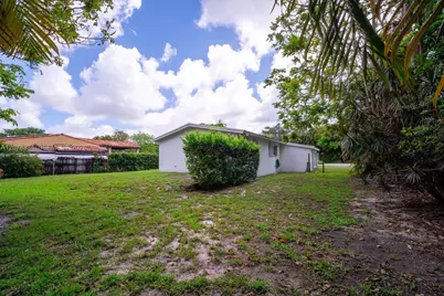 11600 NE 6th Ave, Biscayne Park, FL 33161 - Photo 23