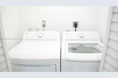 9357 Fontainebleau Blvd #D309, Miami, FL 33172 - Photo 11
