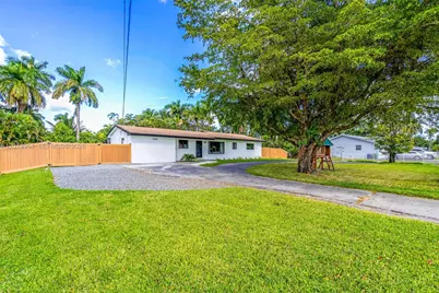 535 N Biscayne River Dr, Miami, FL 33169 - Photo 3
