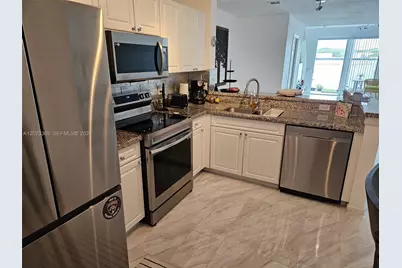4135 Crystal Lake Dr, Deerfield Beach, FL 33064 - Photo 5