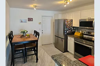 4135 Crystal Lake Dr, Deerfield Beach, FL 33064 - Photo 5