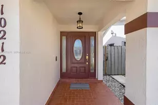 10212 NW 129th St, Hialeah Gardens, FL 33018 - Photo 9