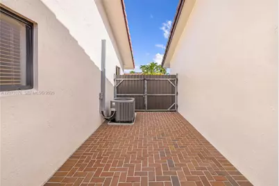 10212 NW 129th St, Hialeah Gardens, FL 33018 - Photo 49