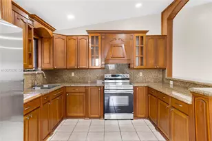 10212 NW 129th St, Hialeah Gardens, FL 33018 - Photo 17