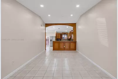 10212 NW 129th St, Hialeah Gardens, FL 33018 - Photo 11
