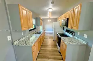 2026 Schooner Dr, Labelle, FL 33935 - Photo 3