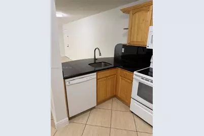 210 SW 11th St #204, Miami, FL 33130 - Photo 5