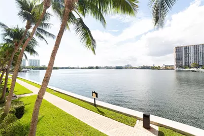 17150 N Bay Rd #2902, Sunny Isles Beach, FL 33160 - Photo 25
