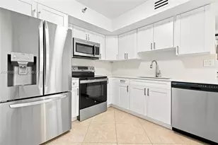 19101 NE 36th Ct, Aventura, FL 33180 - Photo 5