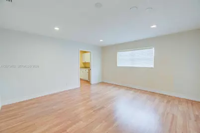 359 10th St, Lake Park, FL 33403 - Photo 15
