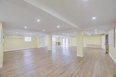 359 10th St, Lake Park, FL 33403 - Photo 29