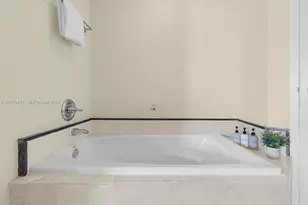 18001 Collins Ave, Sunny Isles Beach, FL 33160 - Photo 27