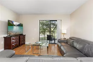 400 Palm Cir W, Pembroke Pines, FL 33025 - Photo 19