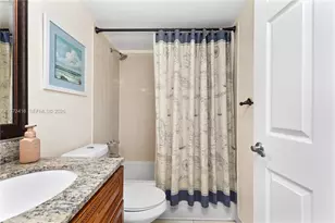 400 Palm Cir W, Pembroke Pines, FL 33025 - Photo 9