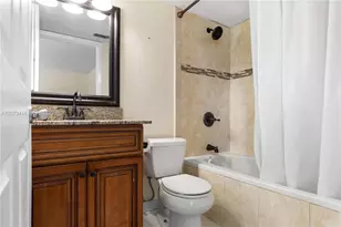 400 Palm Cir W, Pembroke Pines, FL 33025 - Photo 25