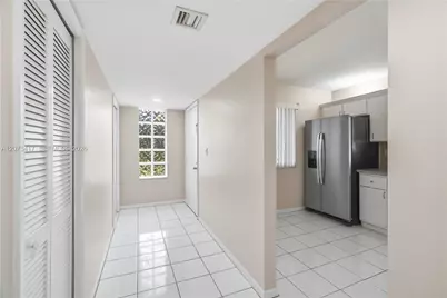 16252 Laurel Dr #201, Weston, FL 33326 - Photo 5