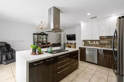 8741 NW 110th Ave, Doral, FL 33178 - Photo 17