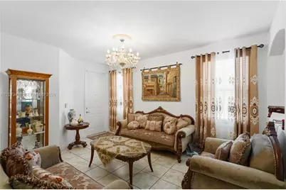 8741 NW 110th Ave, Doral, FL 33178 - Photo 7