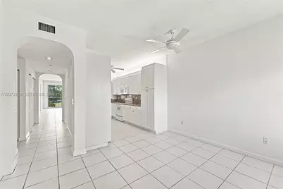 7739 Southampton Ter #308, Tamarac, FL 33321 - Photo 9