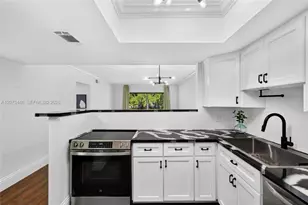 899 SE 2nd Ave, Deerfield Beach, FL 33441 - Photo 3