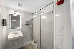 3770 NE 171 St, North Miami Beach, FL 33160 - Photo 23