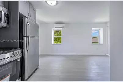 769 NW 10th St #4, Miami, FL 33136 - Photo 5