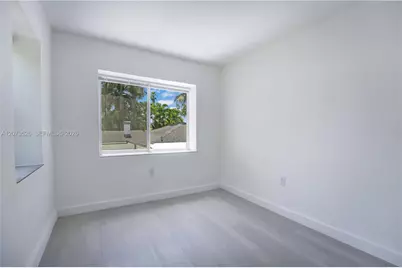769 NW 10th St #4, Miami, FL 33136 - Photo 9
