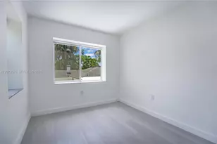 769 NW 10th St, Miami, FL 33136 - Photo 9