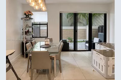 5930 NW 104th Path, Doral, FL 33178 - Photo 5