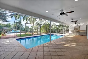 612 Hibiscus Dr, Hallandale Beach, FL 33009 - Photo 27