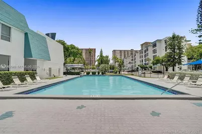 17560 Atlantic Blvd #405, Sunny Isles Beach, FL 33160 - Photo 3