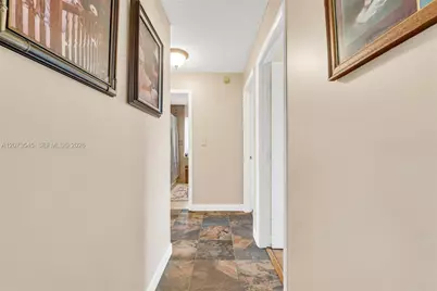 6302 NW 201st Ter, Hialeah, FL 33015 - Photo 31