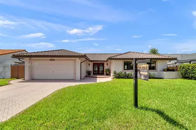 6302 NW 201st Ter, Hialeah, FL 33015 - Photo 7