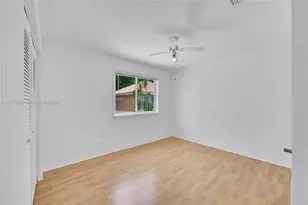 11201 Lakeview Dr, Coral Springs, FL 33071 - Photo 19