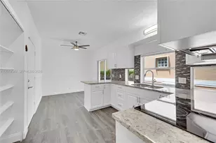 11201 Lakeview Dr, Coral Springs, FL 33071 - Photo 7