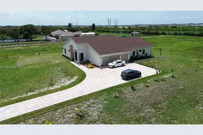 19860 Skyhawk Ln, Loxahatchee, FL 33470 - Photo 11