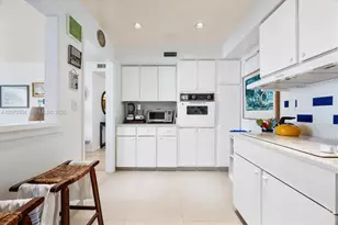 1408 Brickell Bay Dr, Miami, FL 33131 - Photo 15